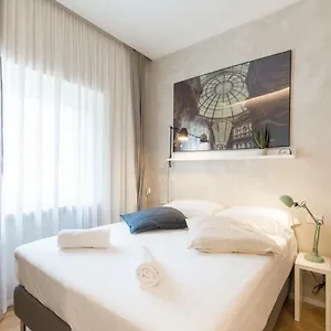 Duomo Deluxe ** Μιλάνο