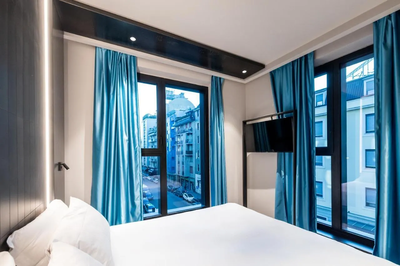 Smart Hotel Central Mediolan 4*,