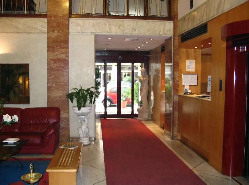 Smart Hotel Central Mediolan 4*,